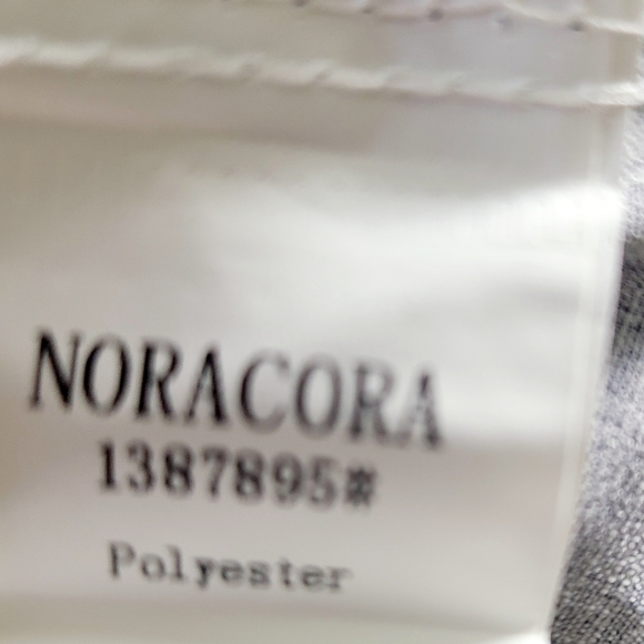 Noracora Black & White Abstract Print Faces Top, Short Sleeve, Size Small, NWT - Picture 10 of 10